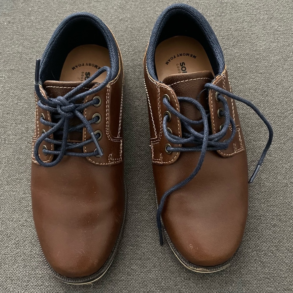 Sonoma Fancy kids shoes, Congac with navy blue laces. Comfortable and quality